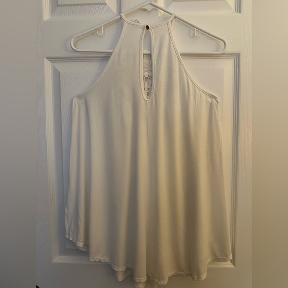 Elegant White Crochet Halter Blouse - Picture 14 of 16